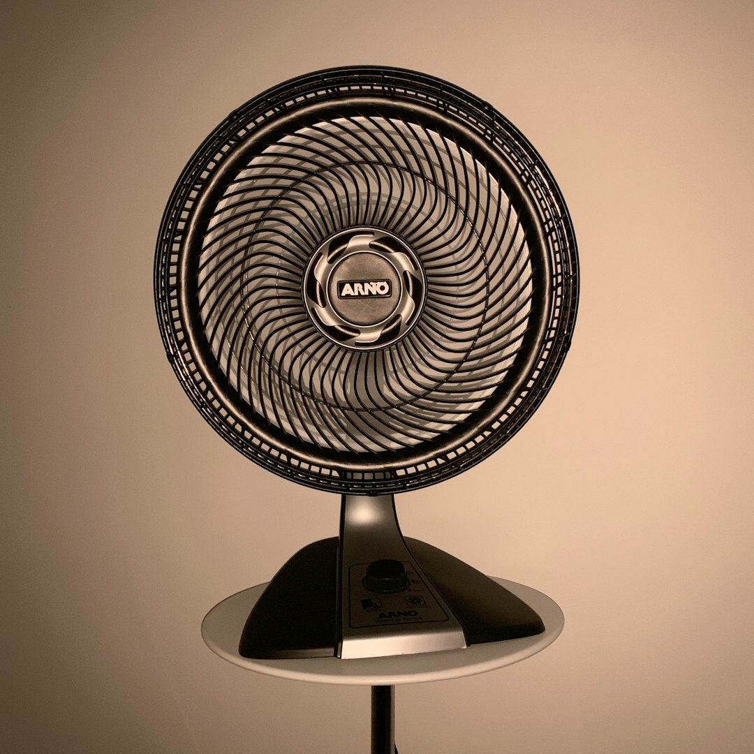 Rechargeable emergency fan